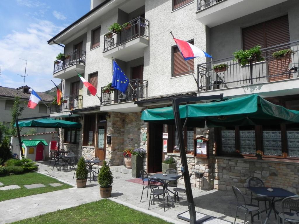 Hotel Trois Etoiles Entracque Bagian luar foto