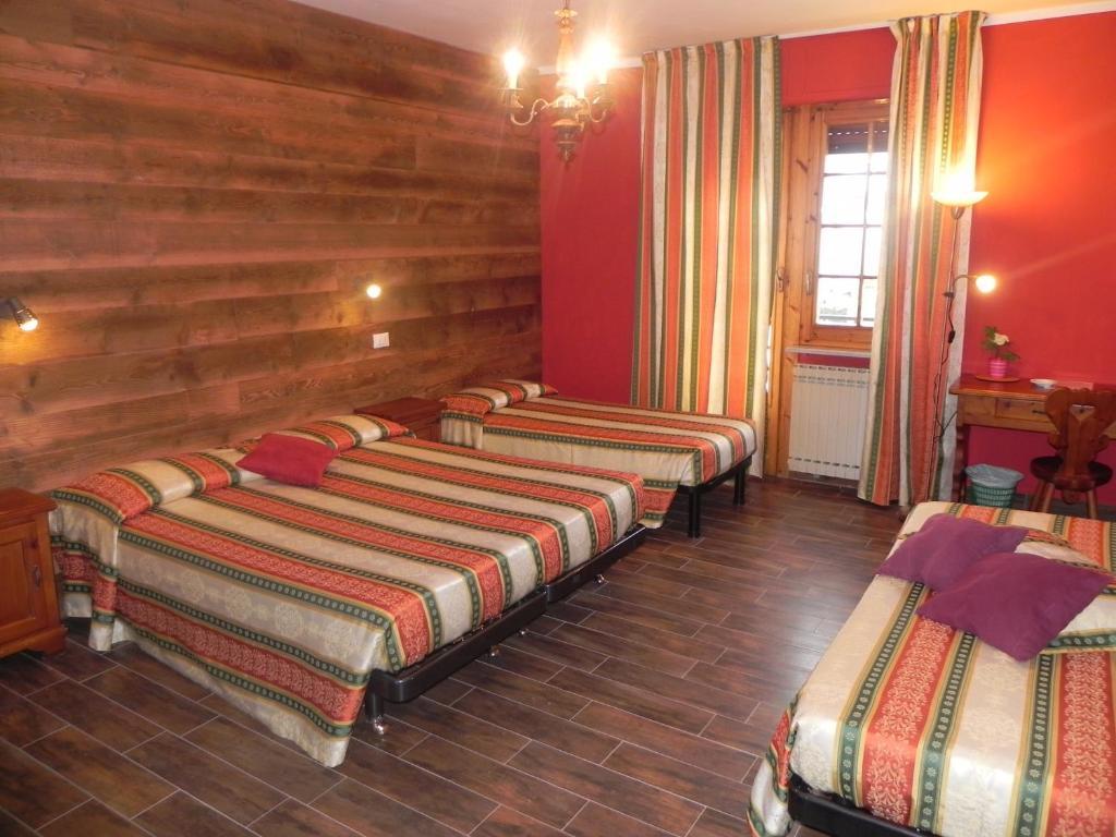 Hotel Trois Etoiles Entracque Ruang foto