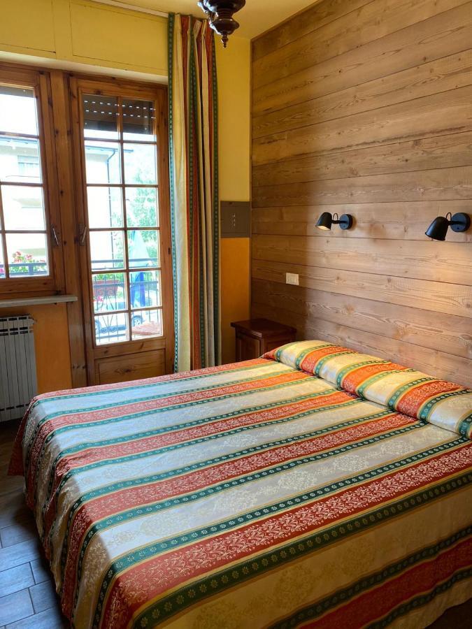 Hotel Trois Etoiles Entracque Bagian luar foto